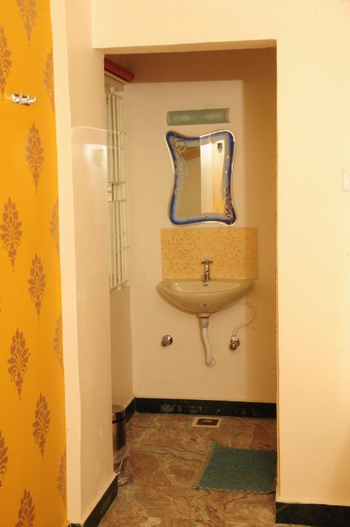 Hotel Rathnavel Towers Ченнаї Номер фото
